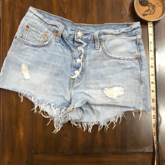 Levi shorts - Picture 2 of 4